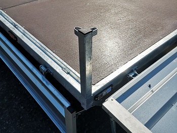 Rohový stĺpik 40x40 ZN 300 mm