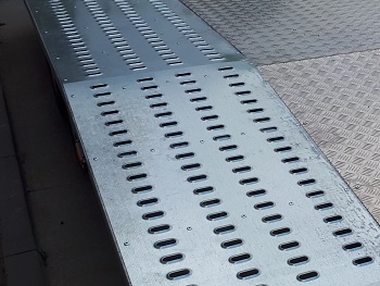 Plech dierovaný 500 x 2250  ZN